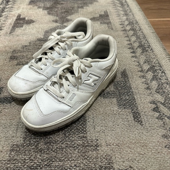 New Balance 550 - Picture 1 of 8